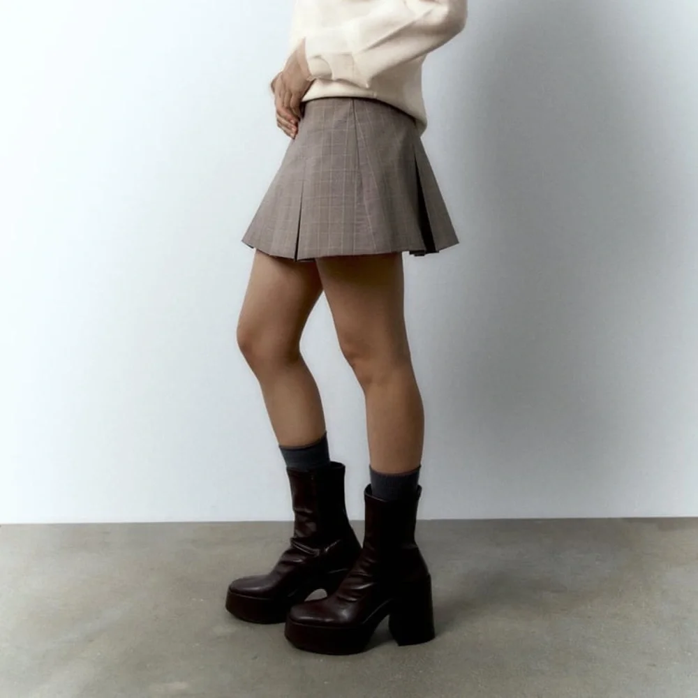 ZARA BOX PLEAT‎ SKORTS
